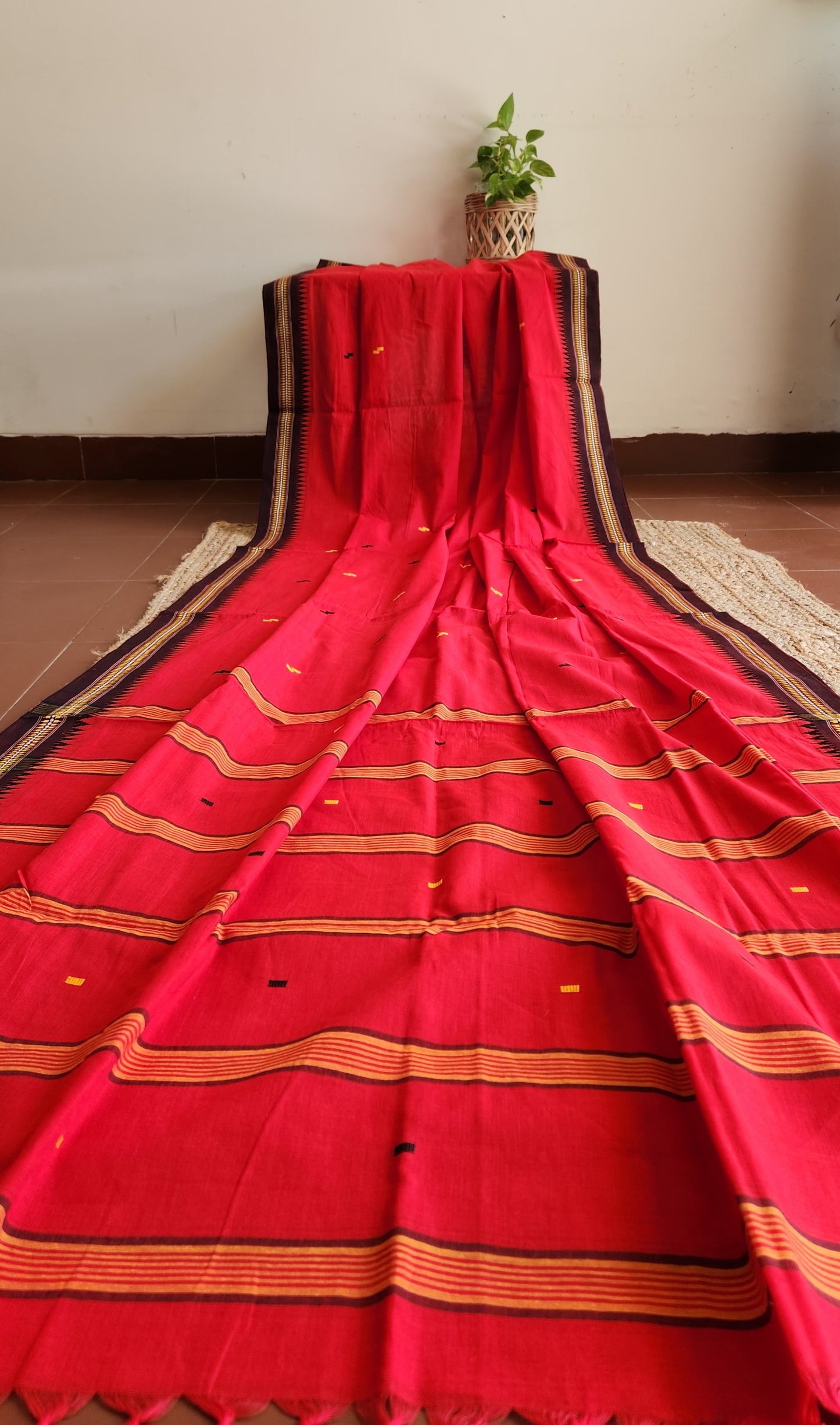 'BHARANI' Handwoven Begumpuri Saree